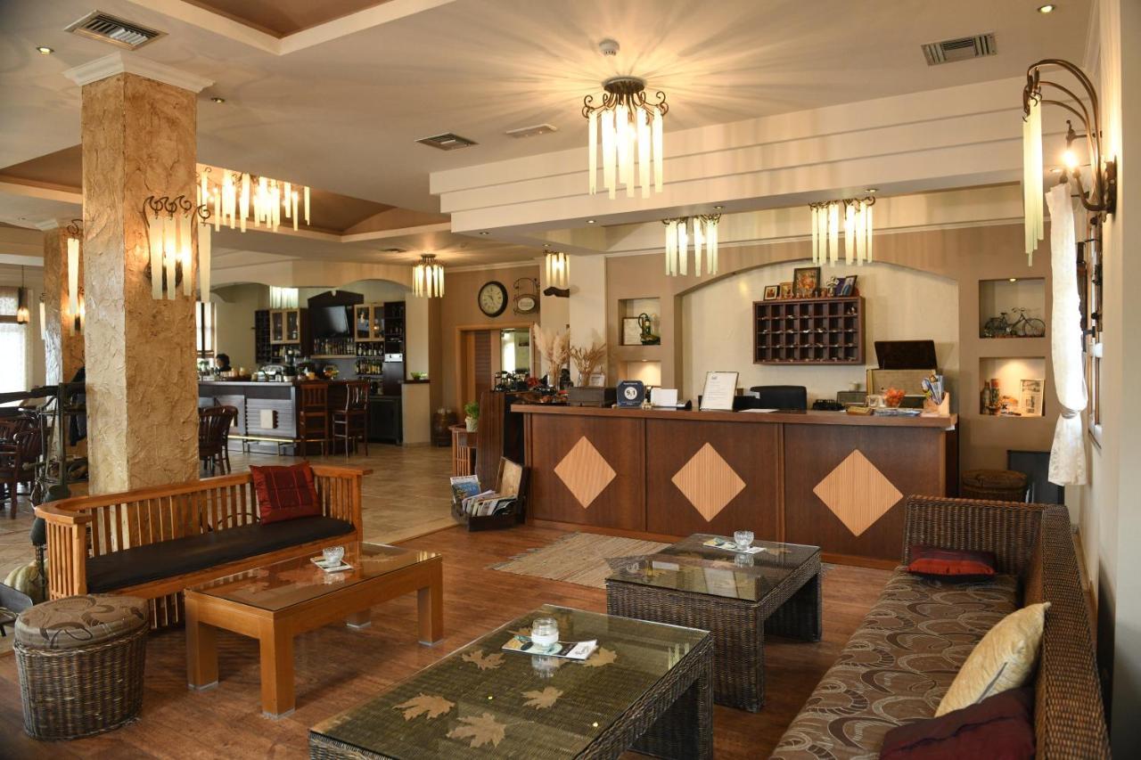 Hotel Epavlis Káto Poróïa 外观 照片